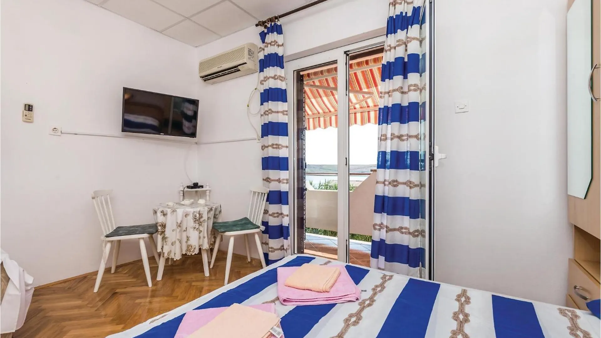 1 Bedroom Nice Apartment In Dinjiska