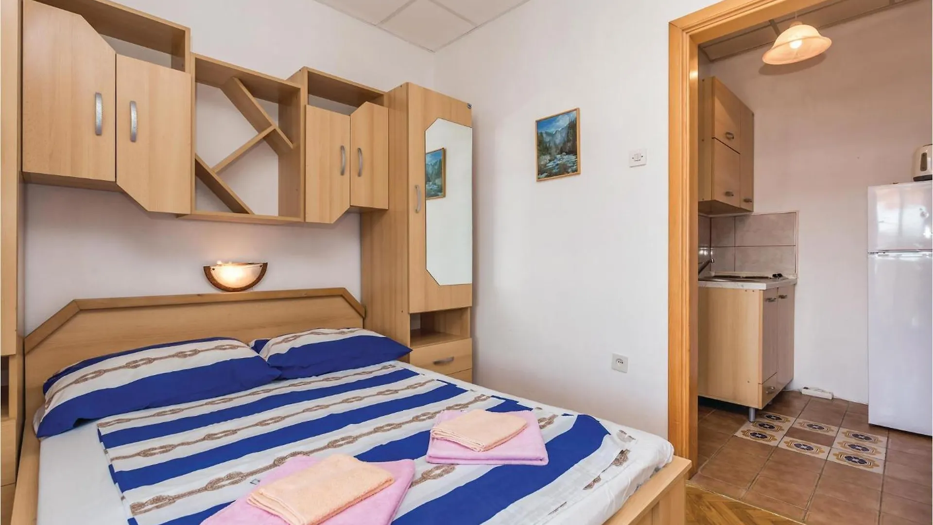 1 Bedroom Nice Apartment In Dinjiska